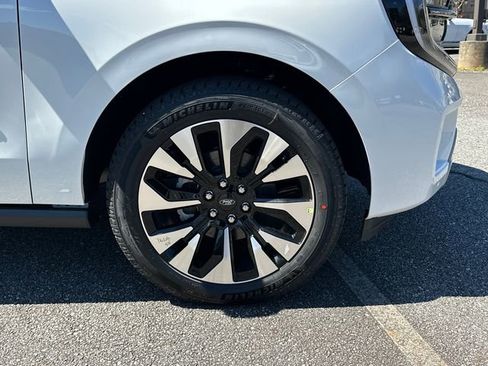 New 2026 Ford Expedition Max Platinum w/ Driver's Package image 12