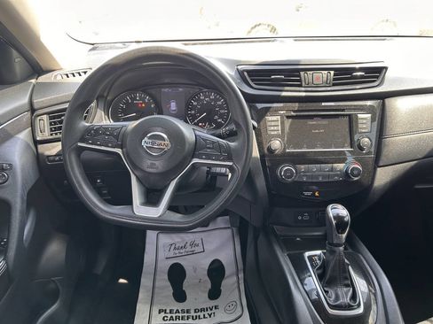Used 2019 Nissan Rogue S image 10