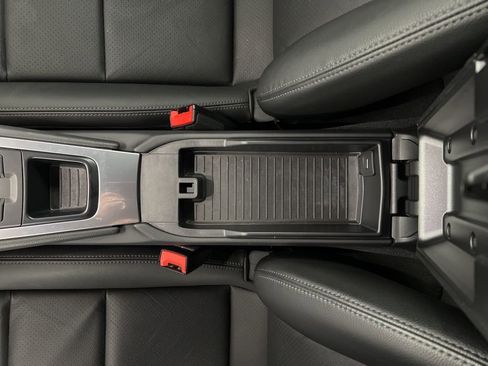 Used 2019 Porsche 718 Cayman RWD image 8