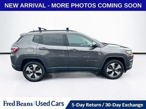 Used 2019 Jeep Compass Latitude w/ Popular Equipment Group AWD/4WD image 11
