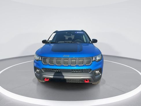 Used 2022 Jeep Compass Trailhawk w/ Trailhawk Convenience Group AWD/4WD image 3