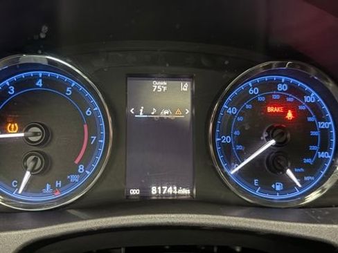 Used 2018 Toyota Corolla SE w/ Carpet Mat Package (TMS) FWD image 34