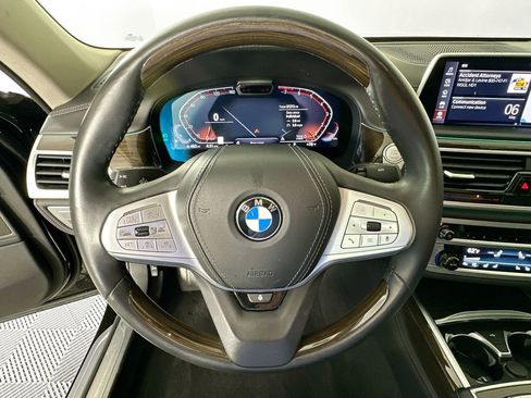 Used 2021 BMW 740i xDrive w/ Premium Package AWD/4WD image 11