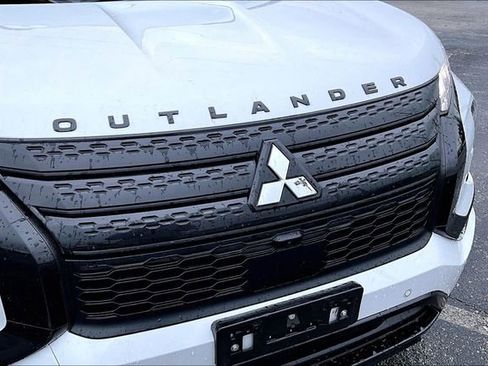 Used 2024 Mitsubishi Outlander SEL Black Edition image 32