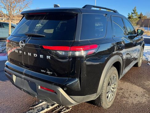 Used 2024 Nissan Pathfinder SV image 6