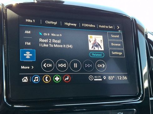 Used 2023 Chevrolet Traverse LT FWD image 3