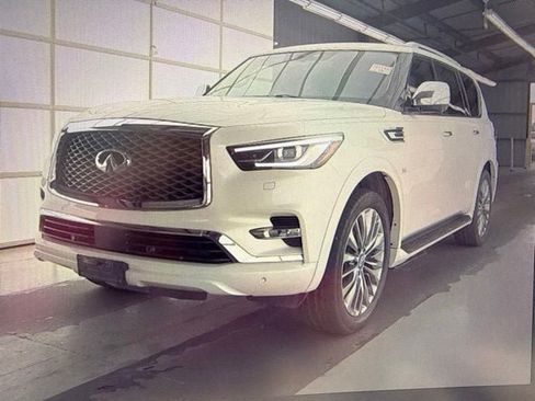 Used 2018 INFINITI QX80 4WD w/ Deluxe Technology Package image 2