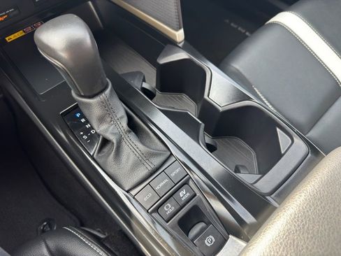 Used 2025 Toyota Camry SE image 22