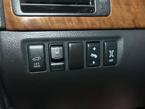 Used 2014 Nissan Armada Platinum w/ 2nd Row Captain Seat Package AWD/4WD image 28