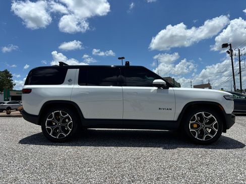 Used 2024 Rivian R1S Adventure AWD/4WD image 11
