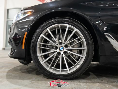 Used 2018 BMW 530e w/ Premium Package 2 image 9