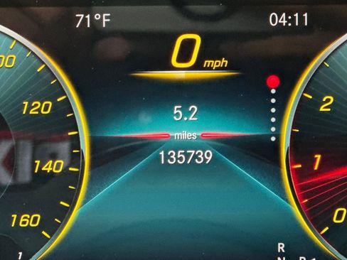 Used 2021 Mercedes-Benz GLA 250 4MATIC image 34