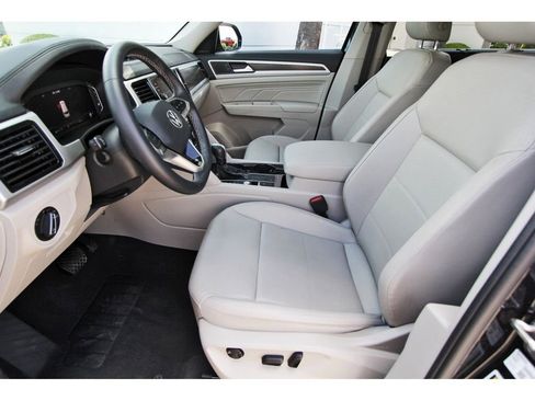 Used 2022 Volkswagen Atlas SE image 6