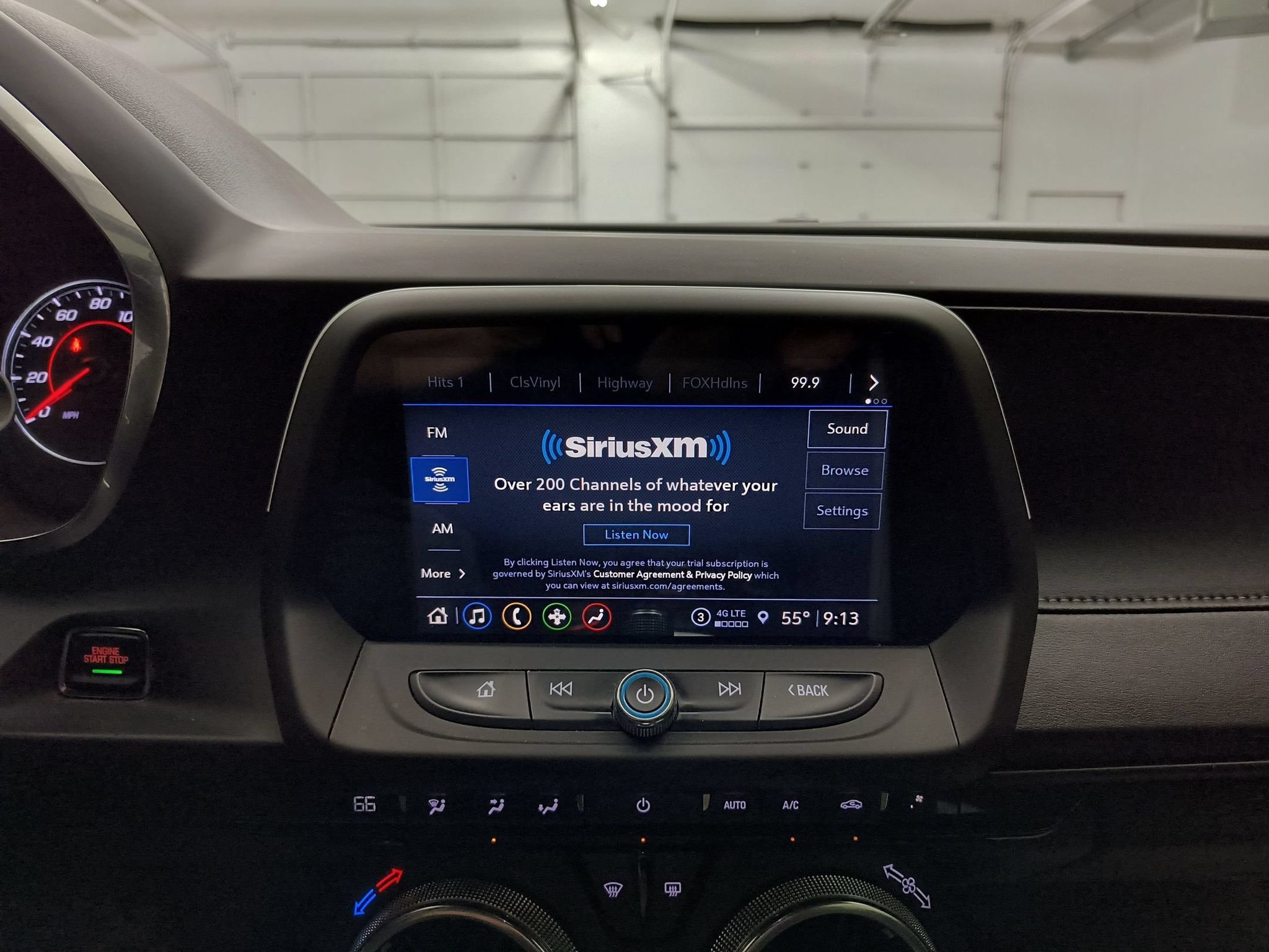Used 2021 Chevrolet Camaro LT w/ Technology Package RWD image 18