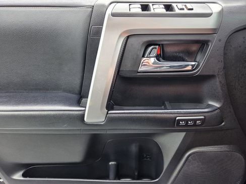 Used 2020 Toyota 4Runner Limited AWD/4WD image 27