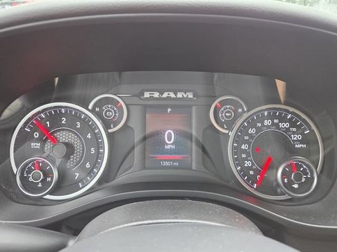 Used 2025 RAM 1500 Big Horn AWD/4WD image 23