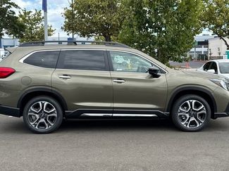 New 2025 Subaru Ascent Touring video 3