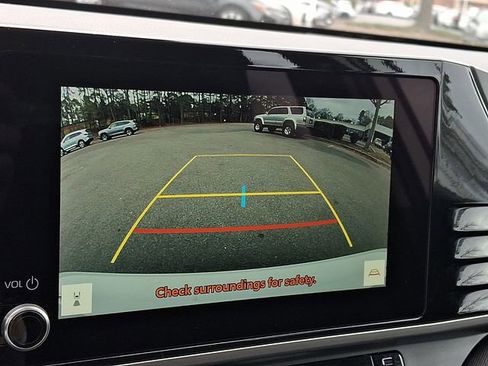 Used 2025 Toyota Camry LE image 19