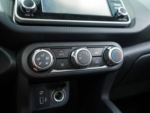 Used 2025 Nissan Kicks Play S FWD image 26