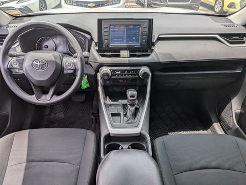 Used 2020 Toyota RAV4 LE FWD image 16