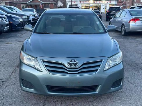 Used 2011 Toyota Camry image 2