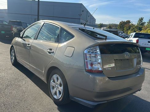 Used 2008 Toyota Prius w/ Pkg 2 FWD image 2