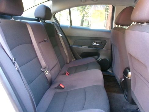 Used 2014 Chevrolet Cruze LT w/ Enhanced Safety Package image 25