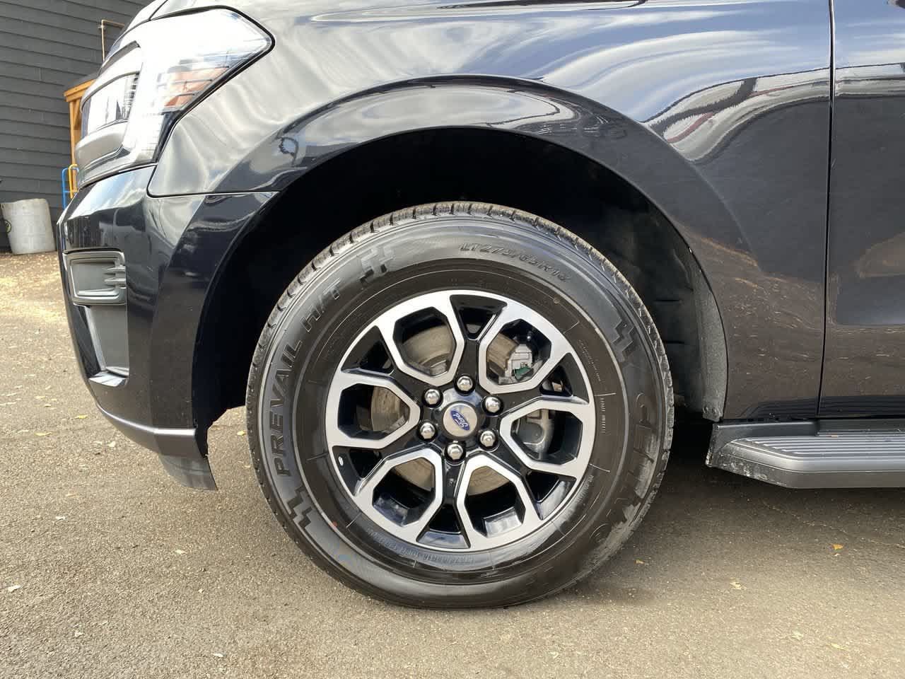 Used 2024 Ford Expedition XLT AWD/4WD image 11