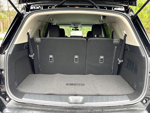 New 2026 Nissan Pathfinder S image 21