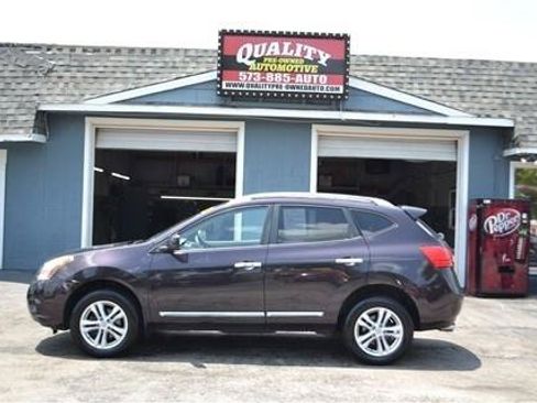 Used 2013 Nissan Rogue SV AWD/4WD image 1
