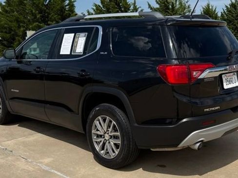 Used 2017 GMC Acadia SLE AWD/4WD image 4