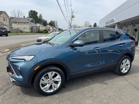 Used 2024 Buick Encore GX Preferred image 2