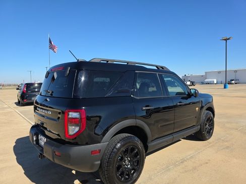 Used 2025 Ford Bronco Sport Badlands image 9