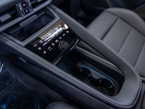 New 2025 Porsche Macan Electric RWD image 37