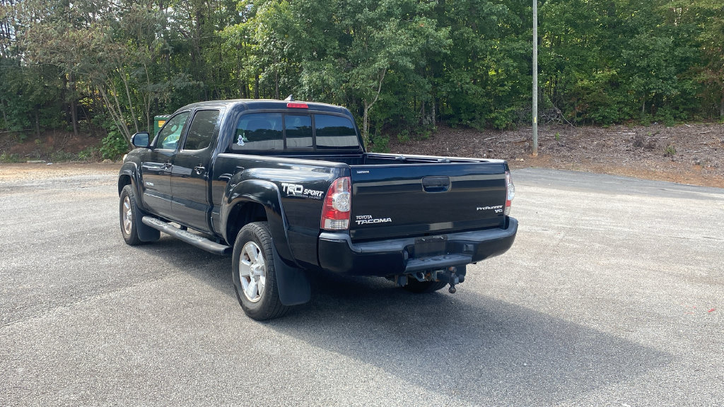Used 2015 Toyota Tacoma PreRunner w/ TRD Sport Package RWD image 7