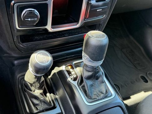 Used 2023 Jeep Wrangler Sport AWD/4WD image 18