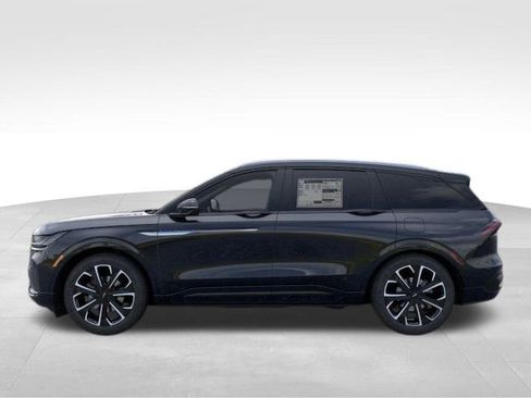 New 2026 Lincoln Nautilus Reserve AWD/4WD image 32