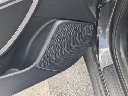 Used 2021 Kia Soul LX FWD image 16