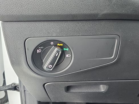 Used 2020 Volkswagen Tiguan SEL w/ 3rd Row Seat Package image 25