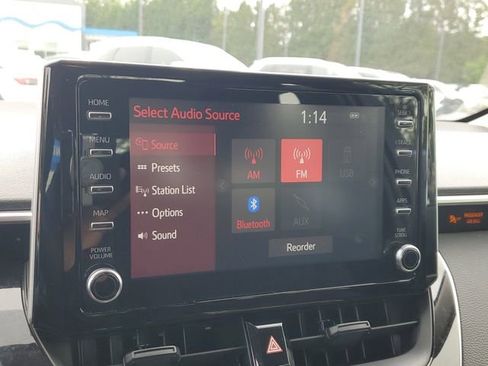 Used 2020 Toyota Corolla LE FWD image 19