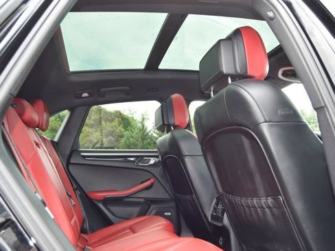 Used 2021 Porsche Macan AWD/4WD image 38