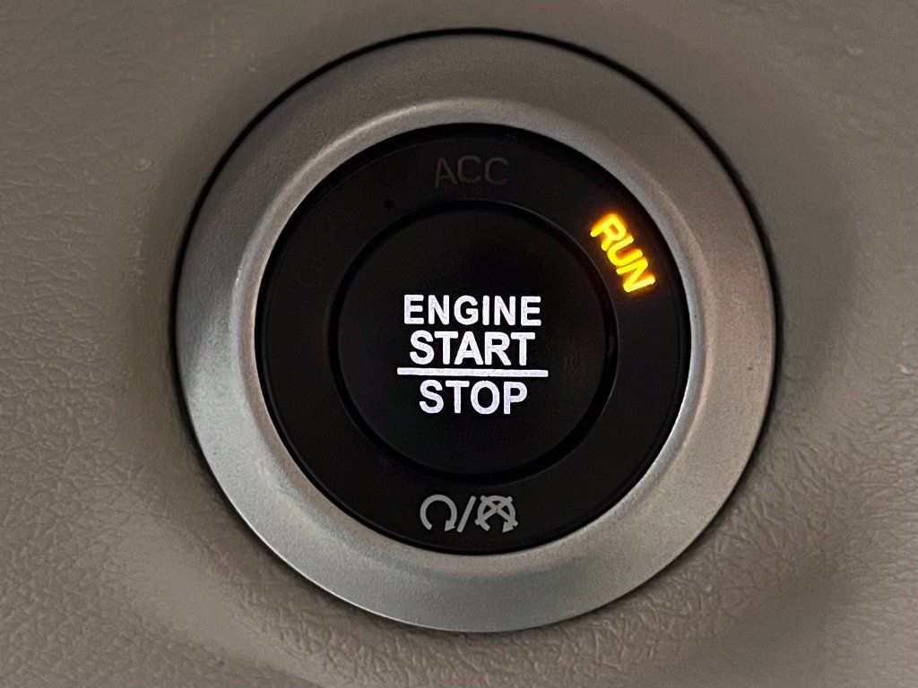 Used 2024 Chrysler Pacifica Touring-L FWD image 33