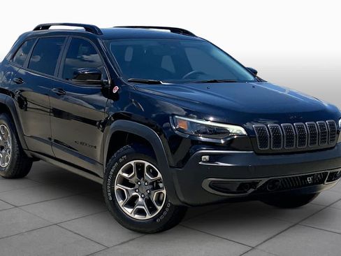 Used 2023 Jeep Cherokee Trailhawk w/ Trailer Tow Group AWD/4WD image 3