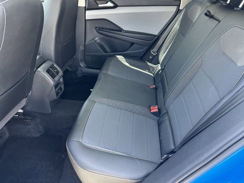 Used 2022 Volkswagen Taos SE FWD image 13