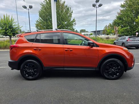 Used 2015 Toyota RAV4 LE AWD/4WD image 7