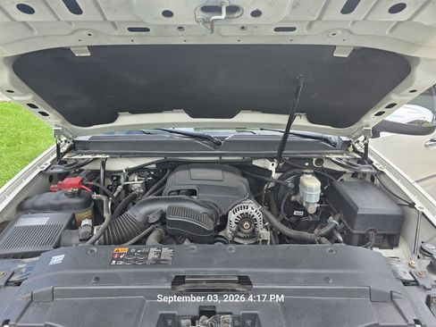 Used 2011 Chevrolet Avalanche LTZ AWD/4WD image 8