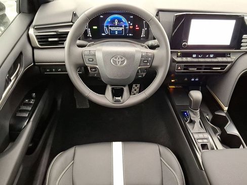 Used 2026 Toyota Camry SE w/ Convenience Package FWD image 12