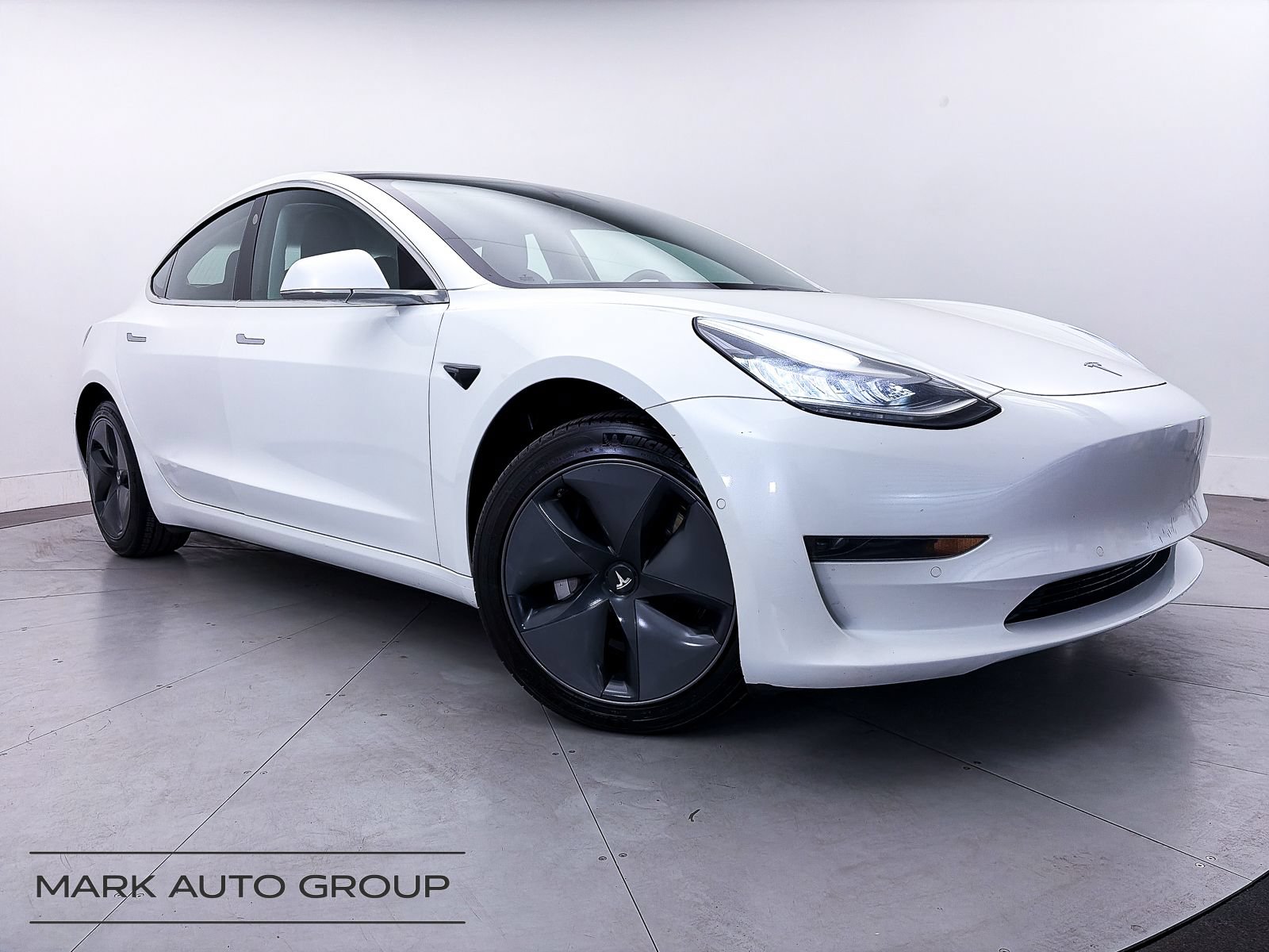 Used 2019 Tesla Model 3 Standard Range Plus RWD image 1