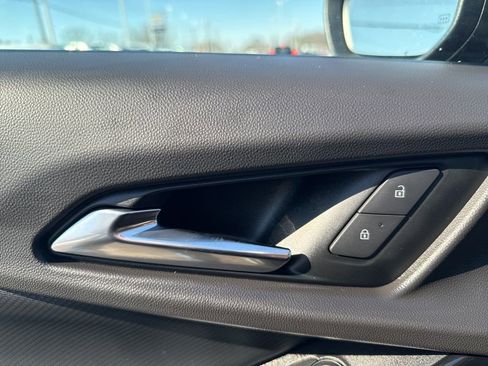 Used 2025 Chevrolet Equinox LT image 11