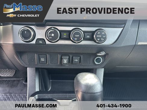 Used 2020 Toyota Tacoma SR5 AWD/4WD image 13